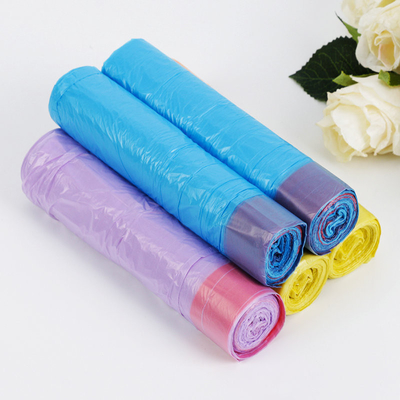 Saco de lixo portátil para uso doméstico com fechamento automático PE de corda de tração com design personalizado