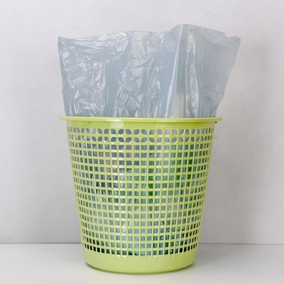 Fornece sacos de lixo de embalagem de HDPE/LDPE/LLDPE para resíduos de cozinha a preços acessíveis