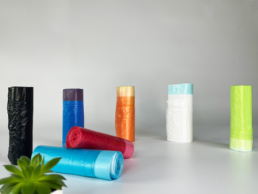 Sacos de lixo de plástico personalizados em rolos para coleta conveniente de resíduos