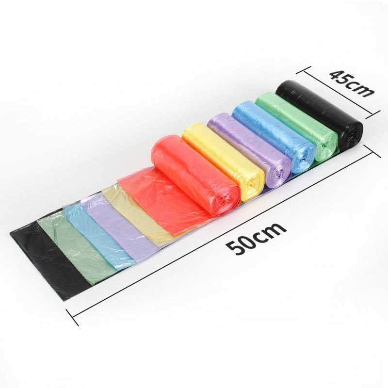 Sacos de lixo coloridos e claros em relevo para cozinha do escritório em casa